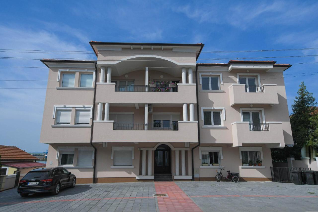 Apartment Plaza Kladovo Exterior foto